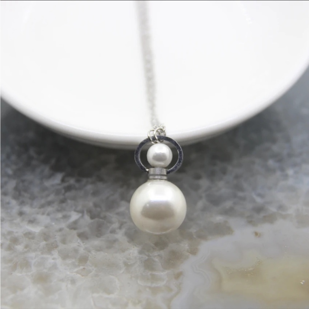 WATER PEARL PERFUME NECKLACE